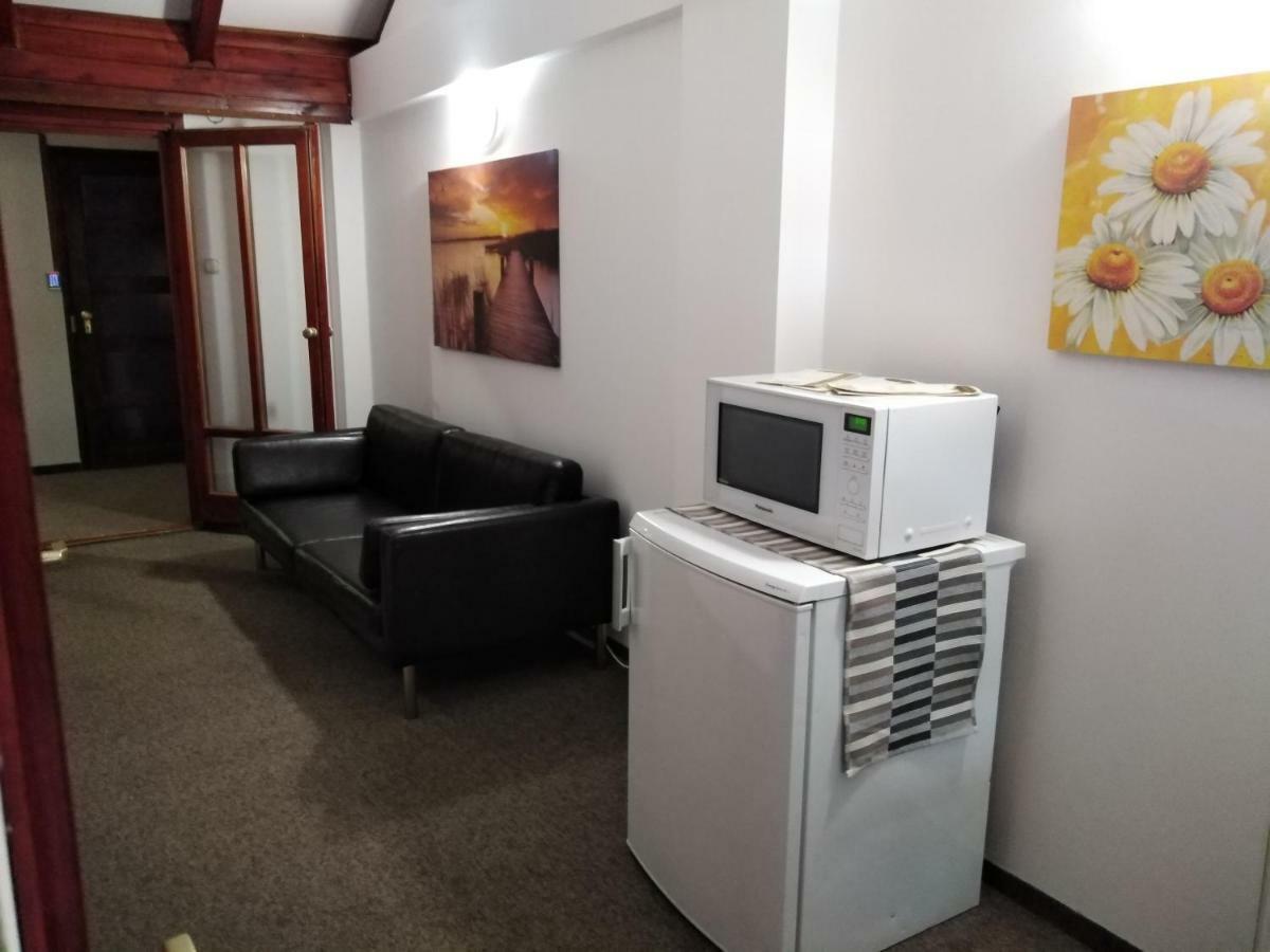 Tavi Panzio Es Etterem Bed & Breakfast Veresegyhaz Exterior photo